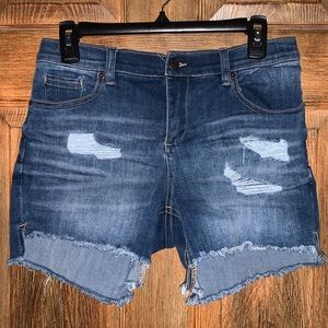 Women’s New York & Company Distressed Shorts